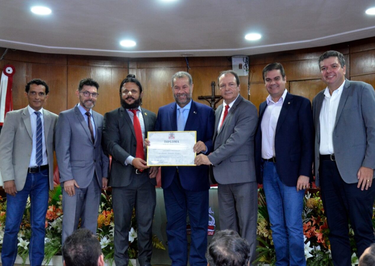 Ministro Carlos Lupi recebe título de cidadão pessoense
