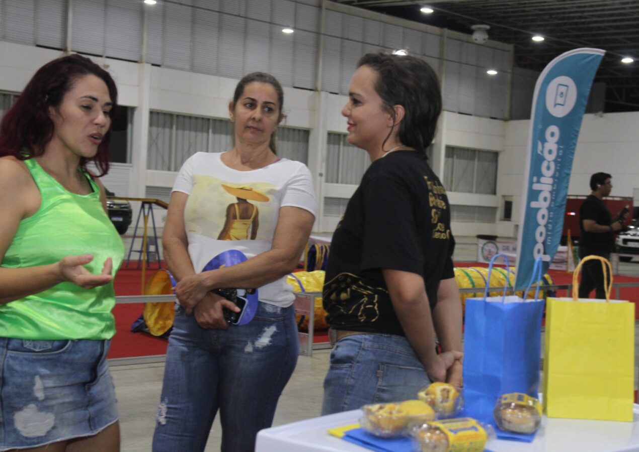 ‘Dog Show’ na BMB tem estande com plaquinhas para coleiras e empadinhas para cachorro