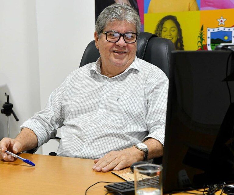 João Azevêdo reassume cargo e destaca missão positiva na China