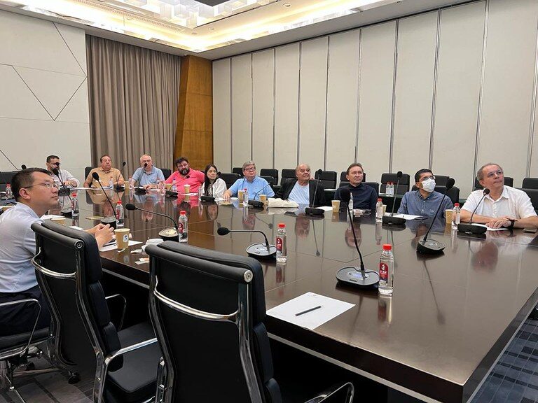 Governo da Paraíba conhece o maior radiotelescópio do mundo na China, que vai servir como referência para o Bingo, no município de Aguiar