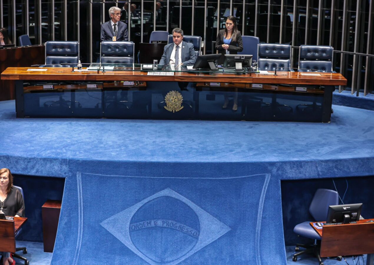 Contrário à legalização das drogas, Efraim Filho preside sessão temática no Senado Federal