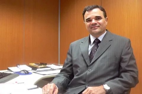 Adriano apresenta voto de aplausos ao juiz paraibano Virgínio Henriques de Sá e Benevides pela nomeação para desembargador do TRT da 6ª Região