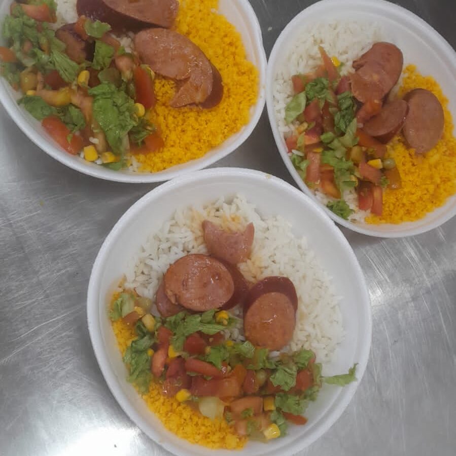 PRATO DO POVO: Restaurante inaugurado há uma semana tem mudado para melhor a vida de moradores do Distrito dos Mecânicos e bairros adjacentes
