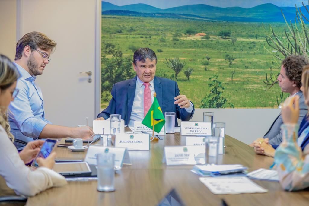 Veneziano e Bruno se reúnem com ministro Welligton Dias para ampliar restaurantes populares e outras ações sociais em Campina Grande