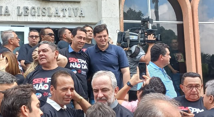 Léo Bandeira participa de mobilização de prefeitos que cobra solução para queda no repasse do FPM