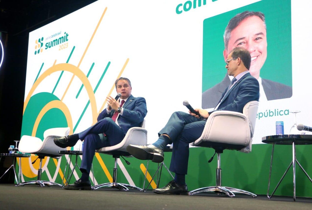 Efraim fala sobre a Reforma Tributária nos setores de telecomunicações e conectividades, durante evento Painel Telebrasil Summit 2023