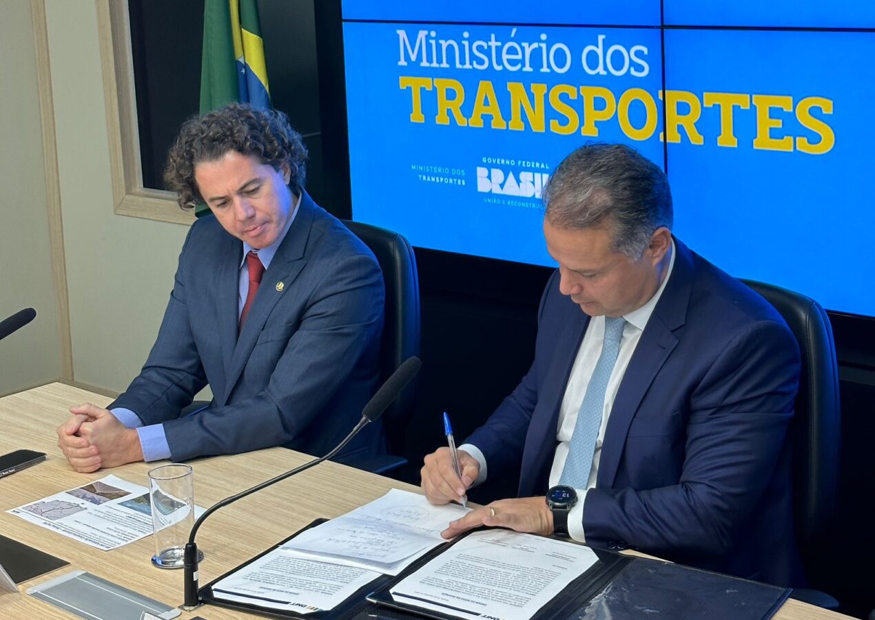 Durante assinatura da ordem de serviço para triplicação da BR-230 e restauração da BR 101, ministro destaca atuação de Veneziano em favor das obras