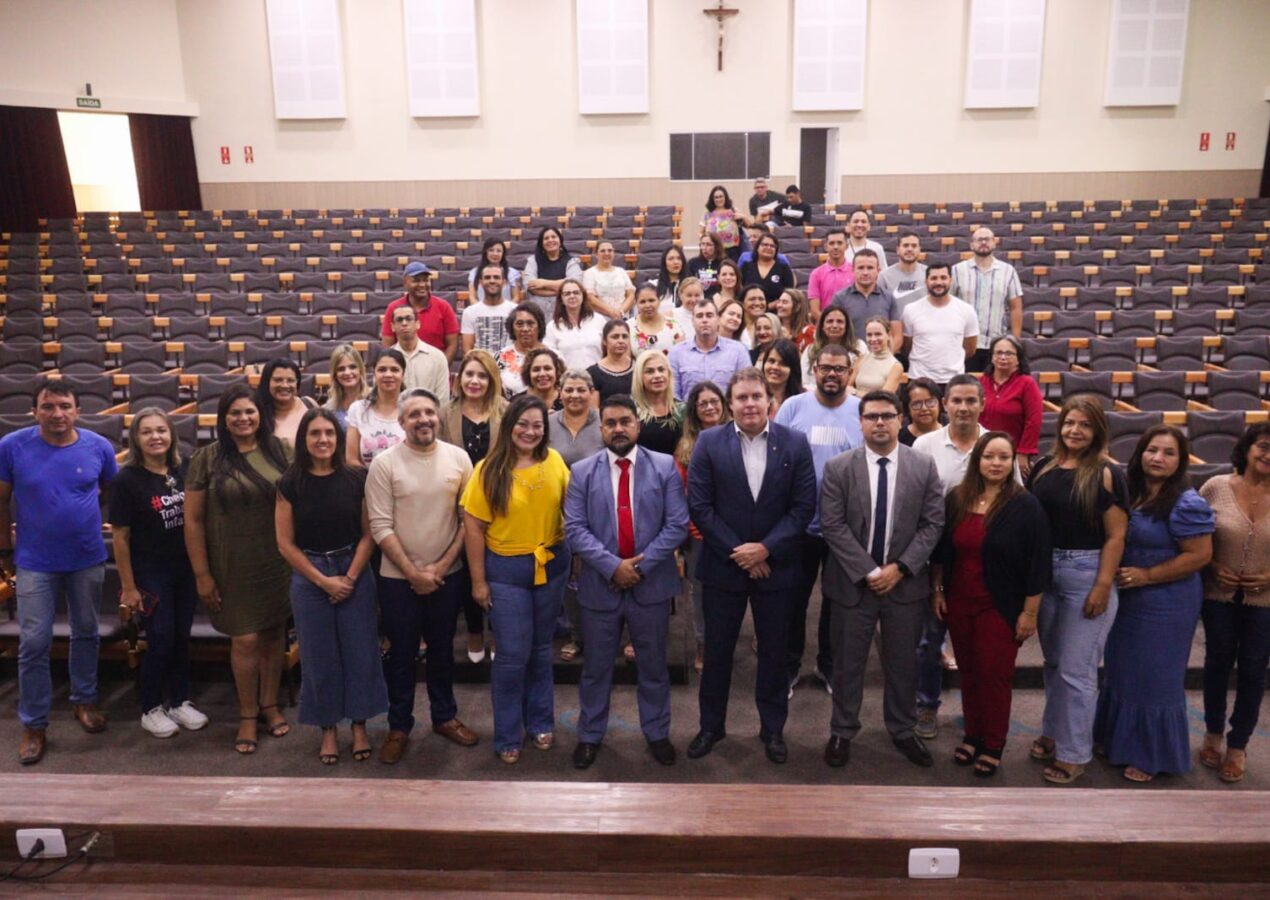 Candidatos a conselheiros tutelares assinam Termo de Ajustamento de Conduta sobre as regras do processo eleitoral, em CG