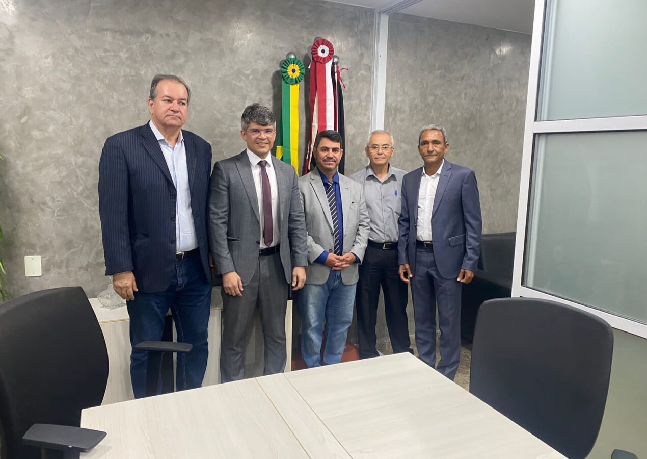 Presidente da CMJP recebe visita de vereadores de Santa Rita e discute a possibilidade de criação do Parlamento da Região Metropolitana