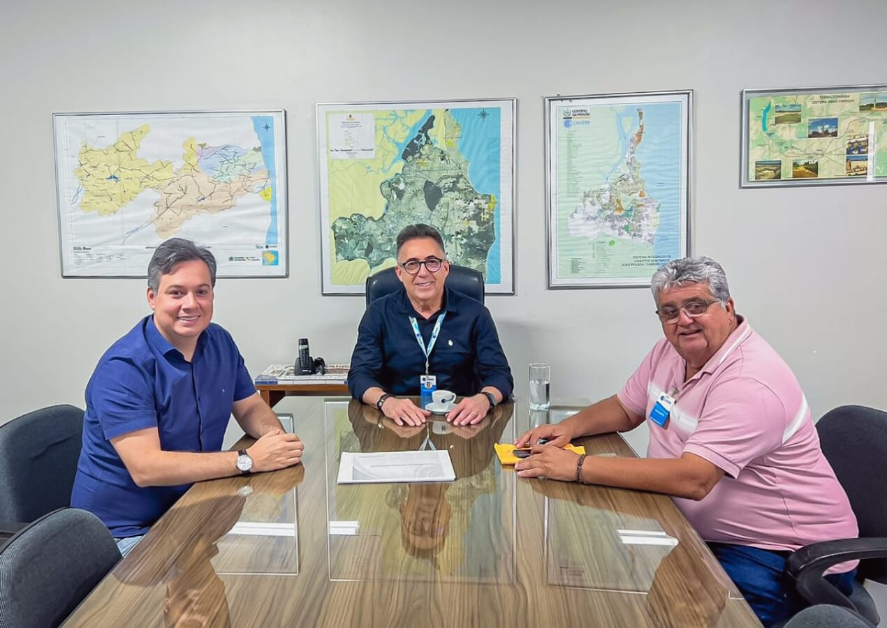 Deputado Júnior Araújo e prefeito Célio da Usina buscam soluções na Cagepa para o abastecimento de água de Campo Alegre, em Vieirópolis