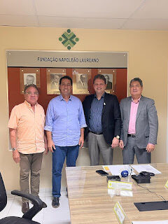 Presidente do Hospital Napoleão Laureano recebe Prefeito de Lucena e mantém parceria para atendimento à população