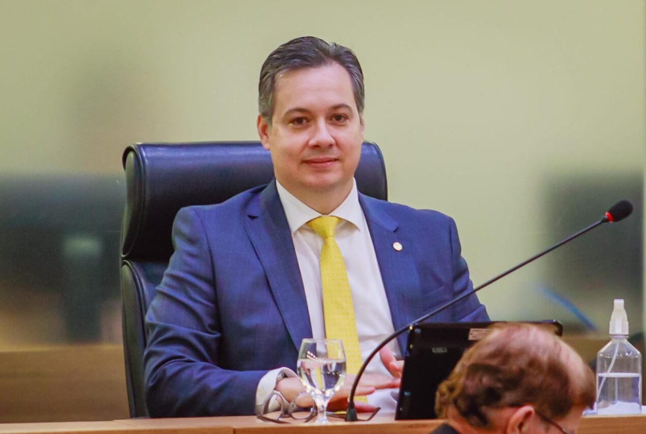 Projeto de Júnior Araújo garante prioridade a mulheres em transportes Intermunicipais na Paraíba
