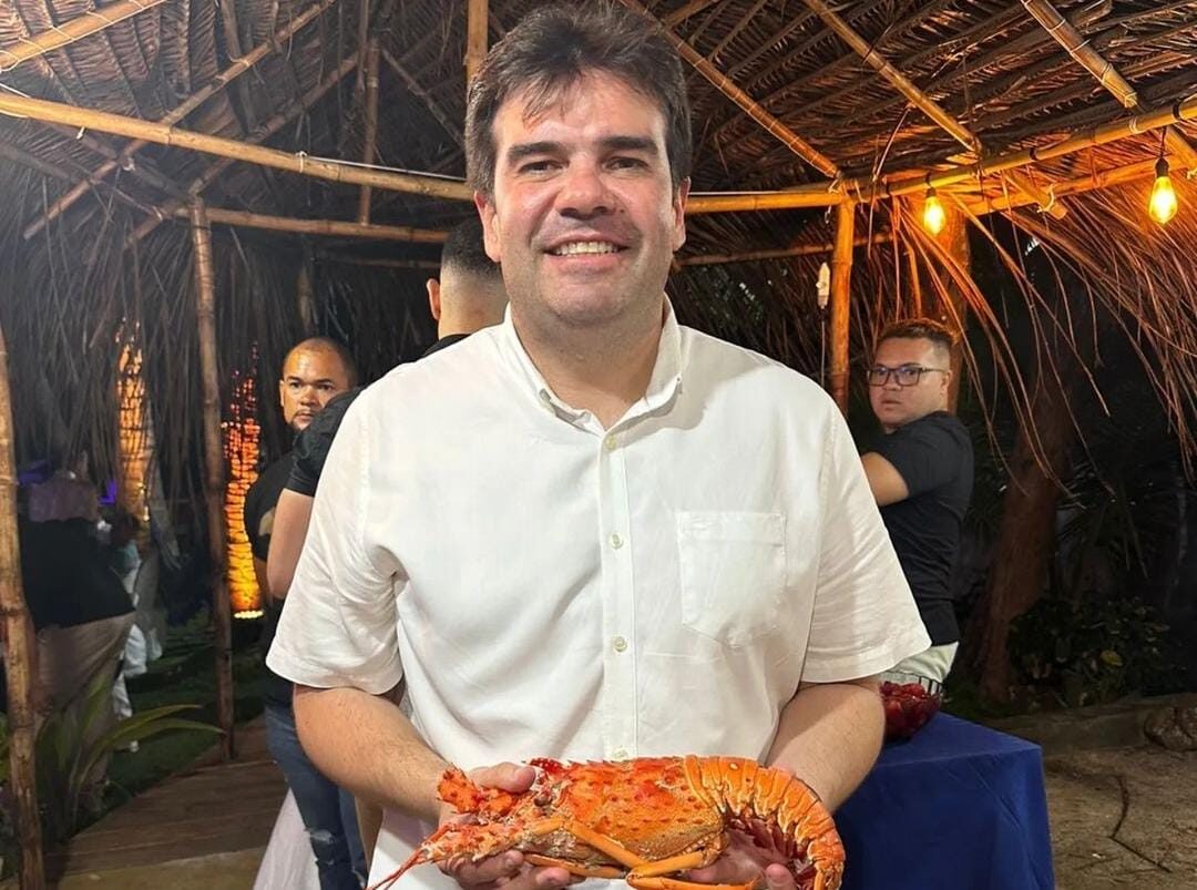 Eduardo Carneiro comemora sanção de lei de sua autoria que classifica Pitimbu como a ‘Capital Paraibana da Lagosta’