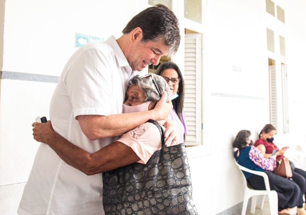 Ruy garante equipamentos para novo setor de UTI do Hospital São Vicente de Paulo