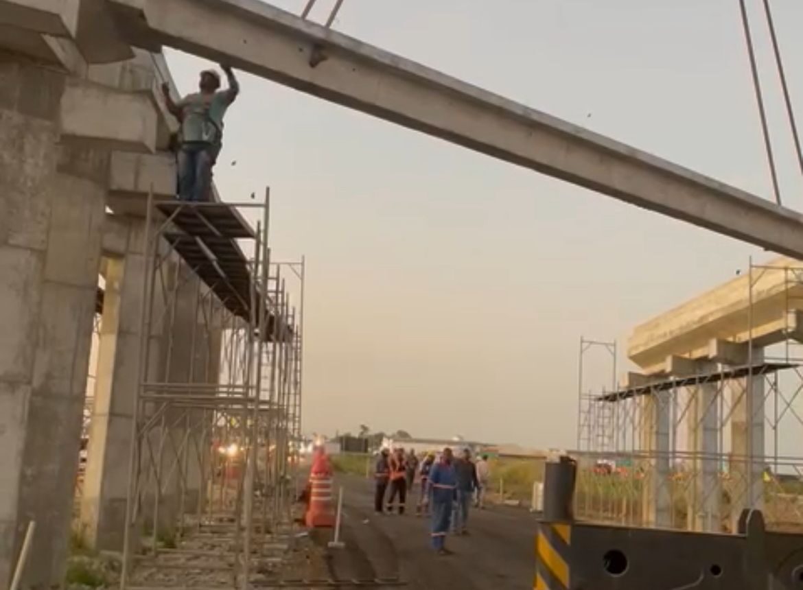 Veneziano confirma que içamento das vigas do 1º viaduto da duplicação da BR 230 em Campina Grande será concluído neste fim de semana