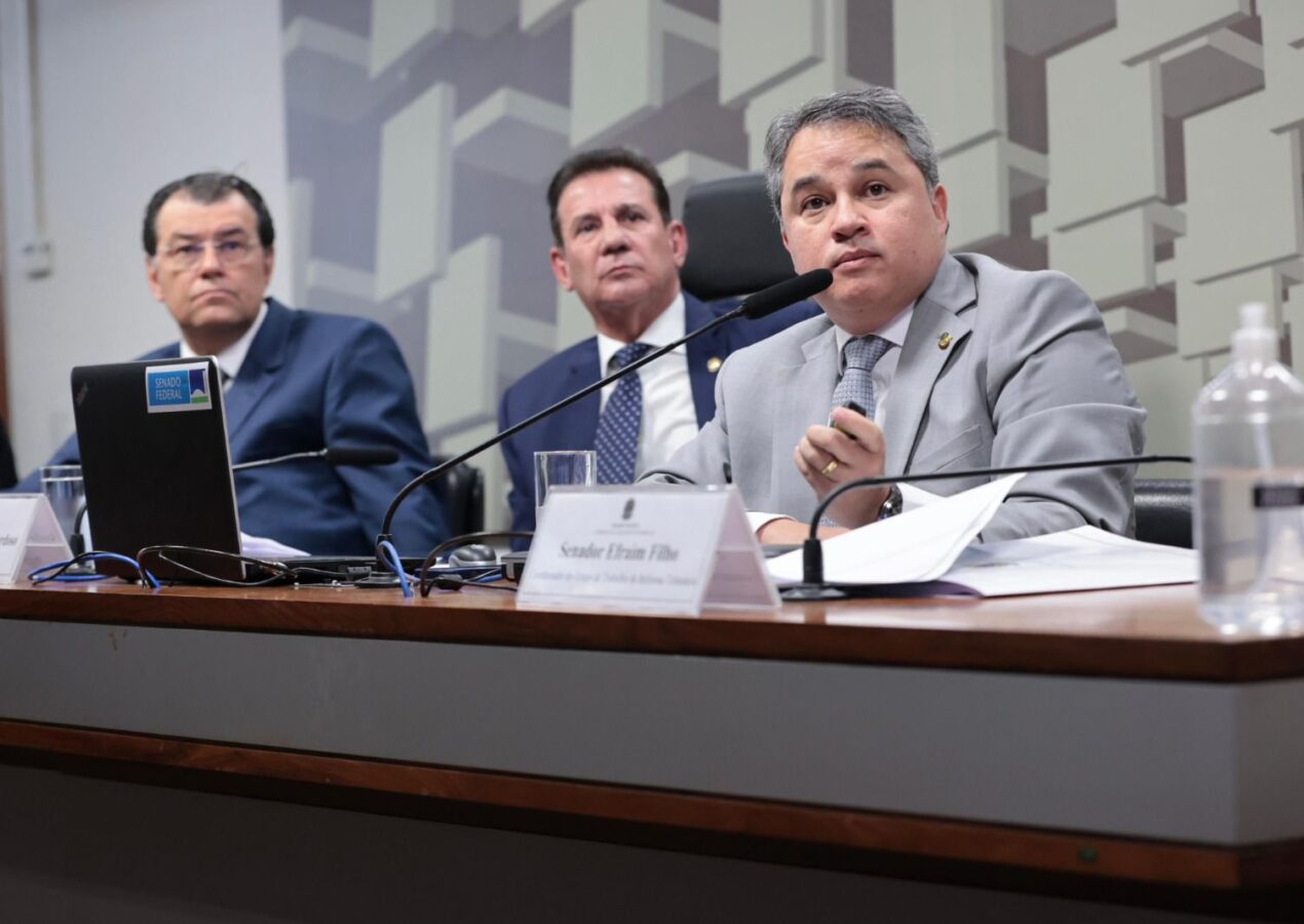 Efraim entrega resultado final do Grupo de Trabalho com mais de 200 sugestões de emenda à reforma tributária