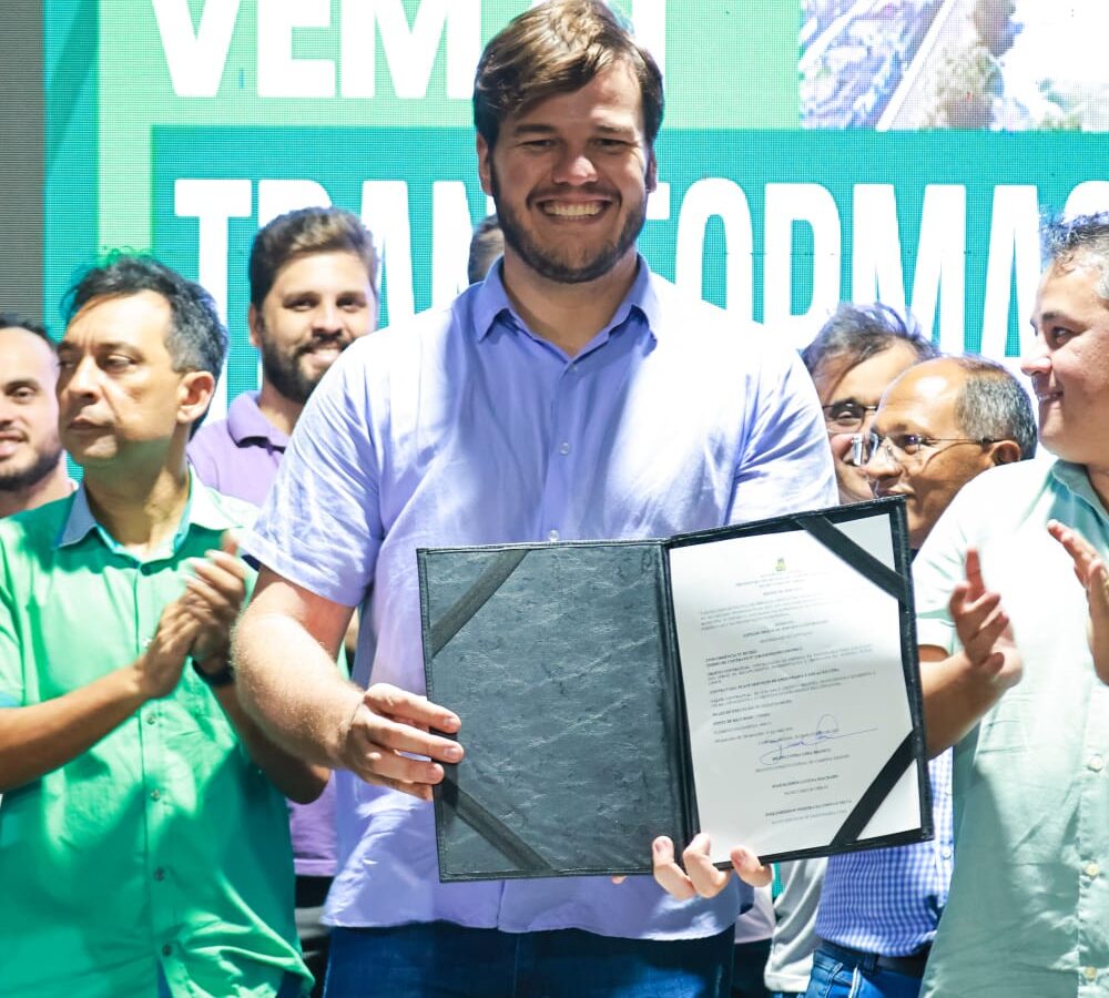 Bruno assina ordem de serviço para início das obras da avenida Plínio Lemos