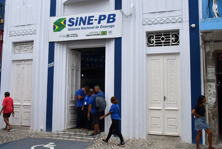 Sine-PB oferta mais de 970 vagas de emprego em 12 municípios paraibanos