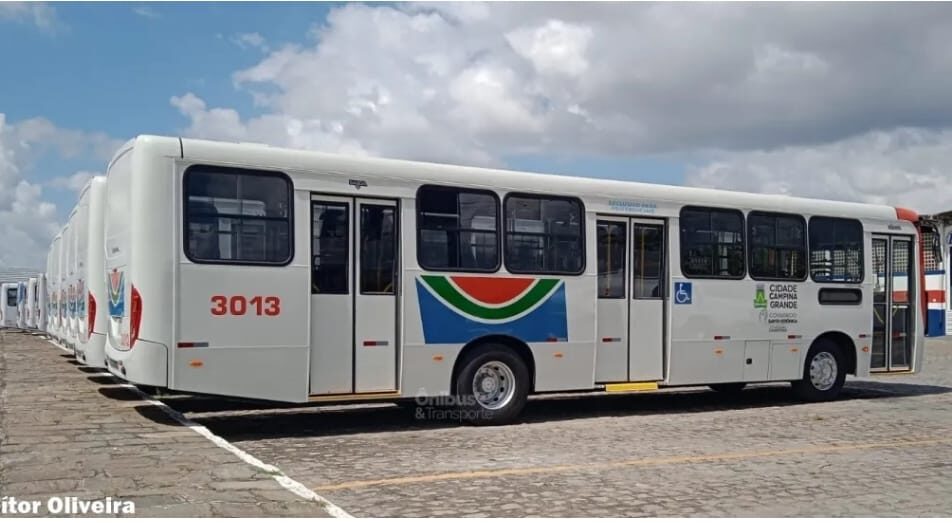 Bruno apresenta 10 novos ônibus que passam a integrar a frota de transporte coletivo da cidade