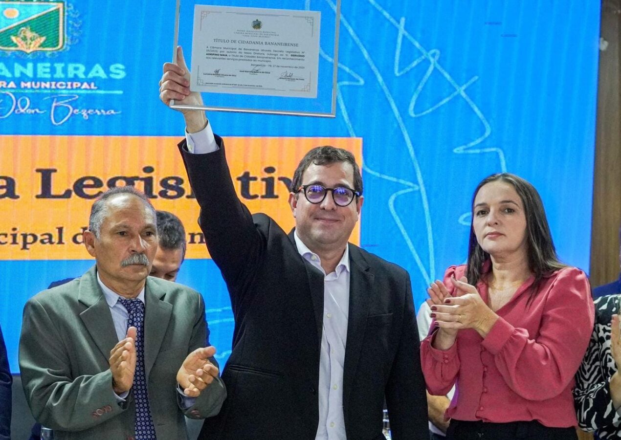 Em Bananeiras: Gervásio assina Ordem de Serviço para construção de clínica de controle populacional de cães e gatos