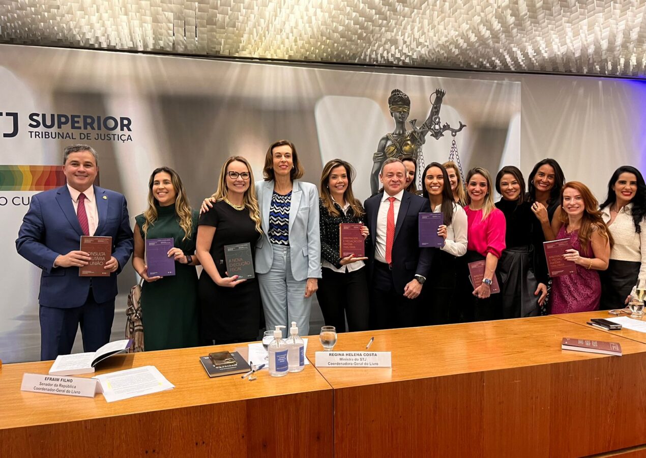 Em Brasília: Coletânea “A Reforma do Processo Tributário” conta com a participação de Efraim Filho