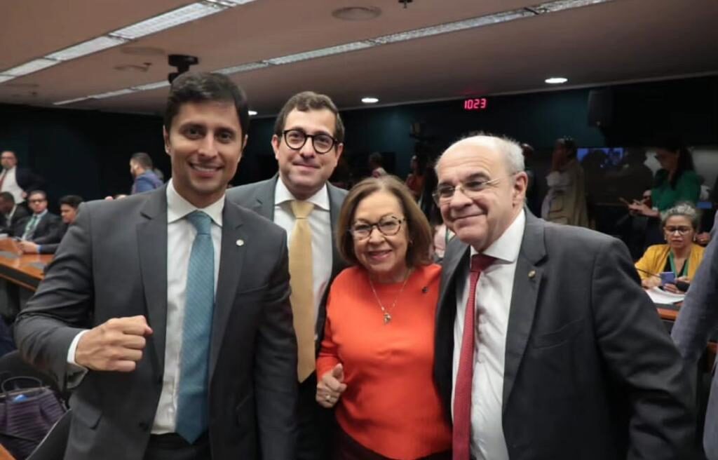 Gervásio acompanha visita de Flávio Dino à Câmara Federal