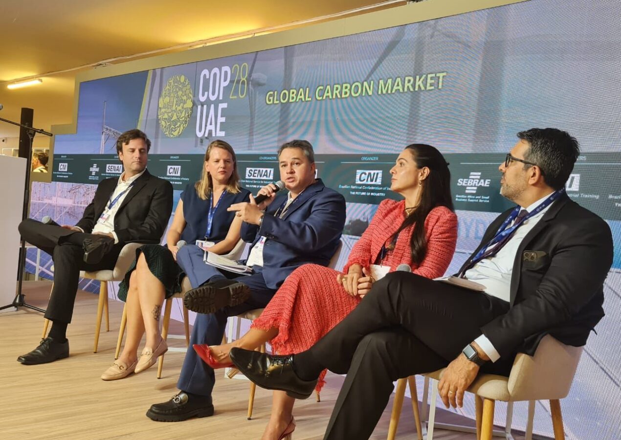 Na COP 28 senador Efraim debate governança responsável e desenvolvimento sustentável