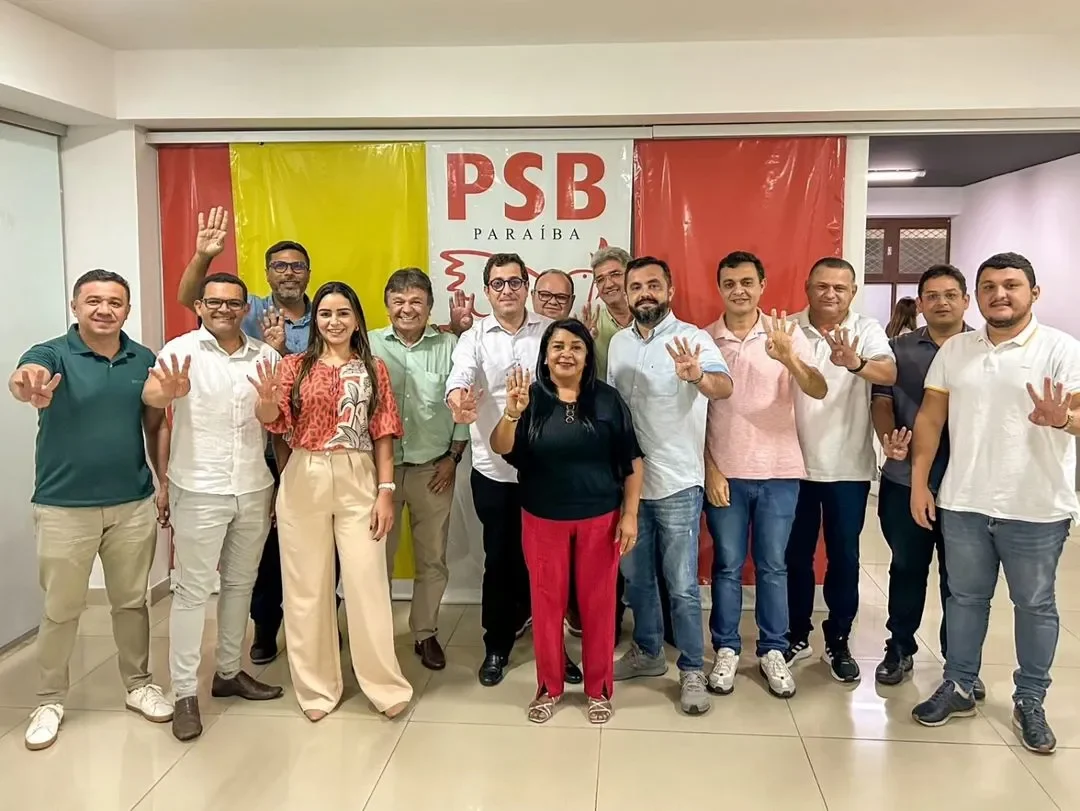 2024: Gervásio Maia recebe lideranças políticas de Catolé do Rocha e articula estratégias à cidade
