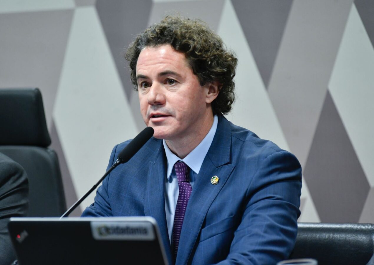 Projeto de Veneziano que garante mais segurança ao cidadão que se vacinar em estabelecimentos privados segue para promulgação