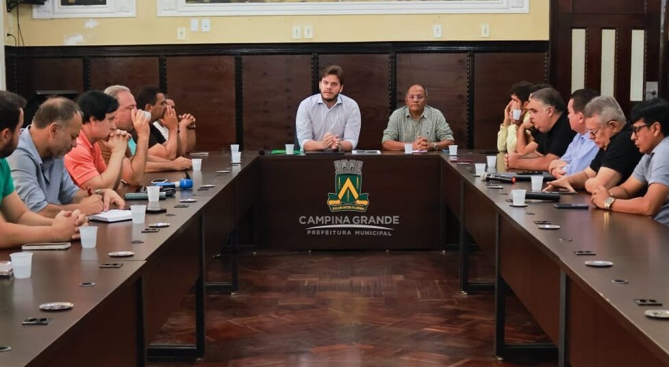 Com cortes de R$ 10,2 milhões no Orçamento do Executivo para atender demandas da Câmara, Bruno apresenta aos vereadores a proposta da nova LOA 2024