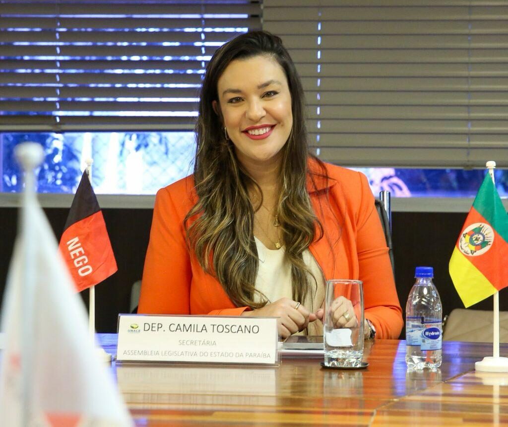 Camila Toscano assume presidência nacional da Comissão da Mulher na Unale