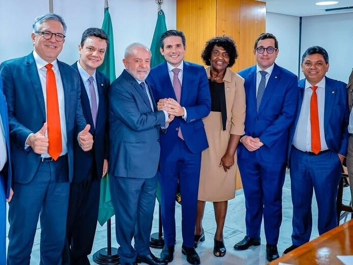Gervásio Maia acompanha pronunciamento de Haddad sobre novas medidas econômicas