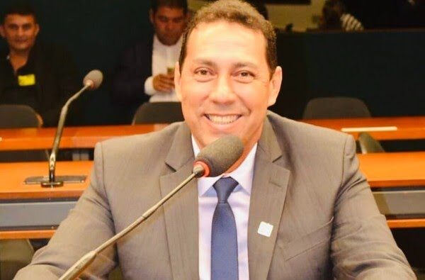 Prefeito Léo Bandeira anuncia reforma administrativa para preparar Lucena para um novo ciclo de desenvolvimento