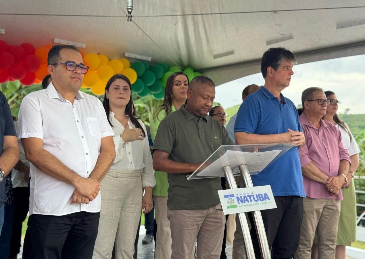 Investimentos de Ruy para educação possibilitam entrega de creche e anúncio de novo ônibus escolares