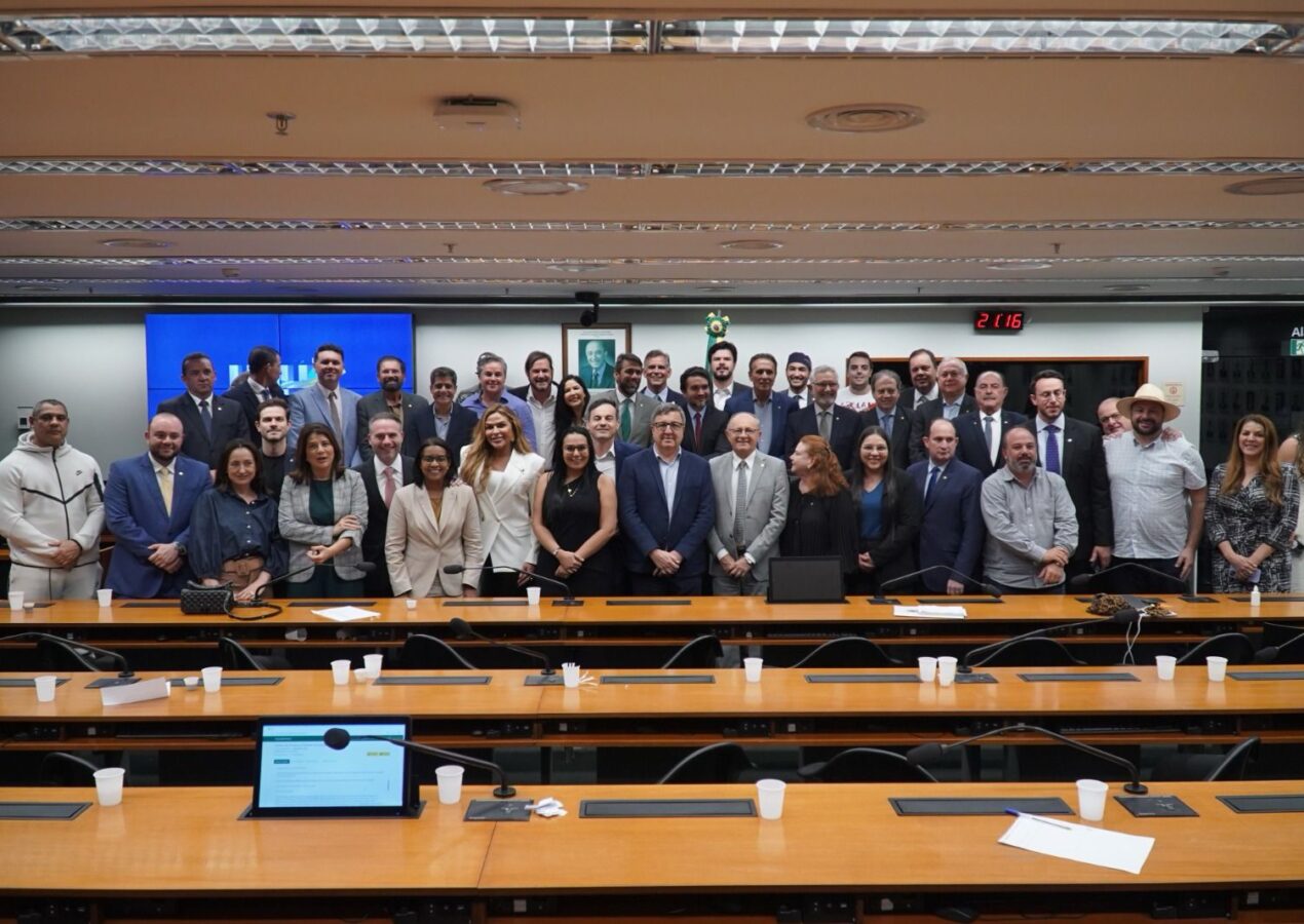 Com voto favorável de Efraim, União Brasil aprova federação com Progressistas