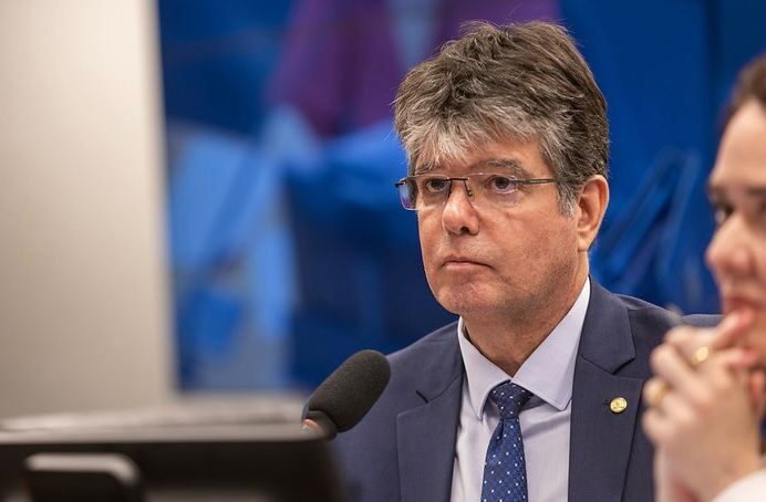 Ruy confirma presença do ministro Carlos Lupi na sessão da Comissão de Previdência e Assistência Social desta terça