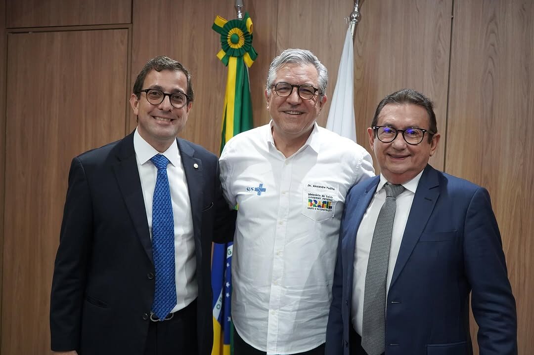 Em reunião no Ministério da Saúde, Gervásio Maia pleiteia recursos para município paraibano