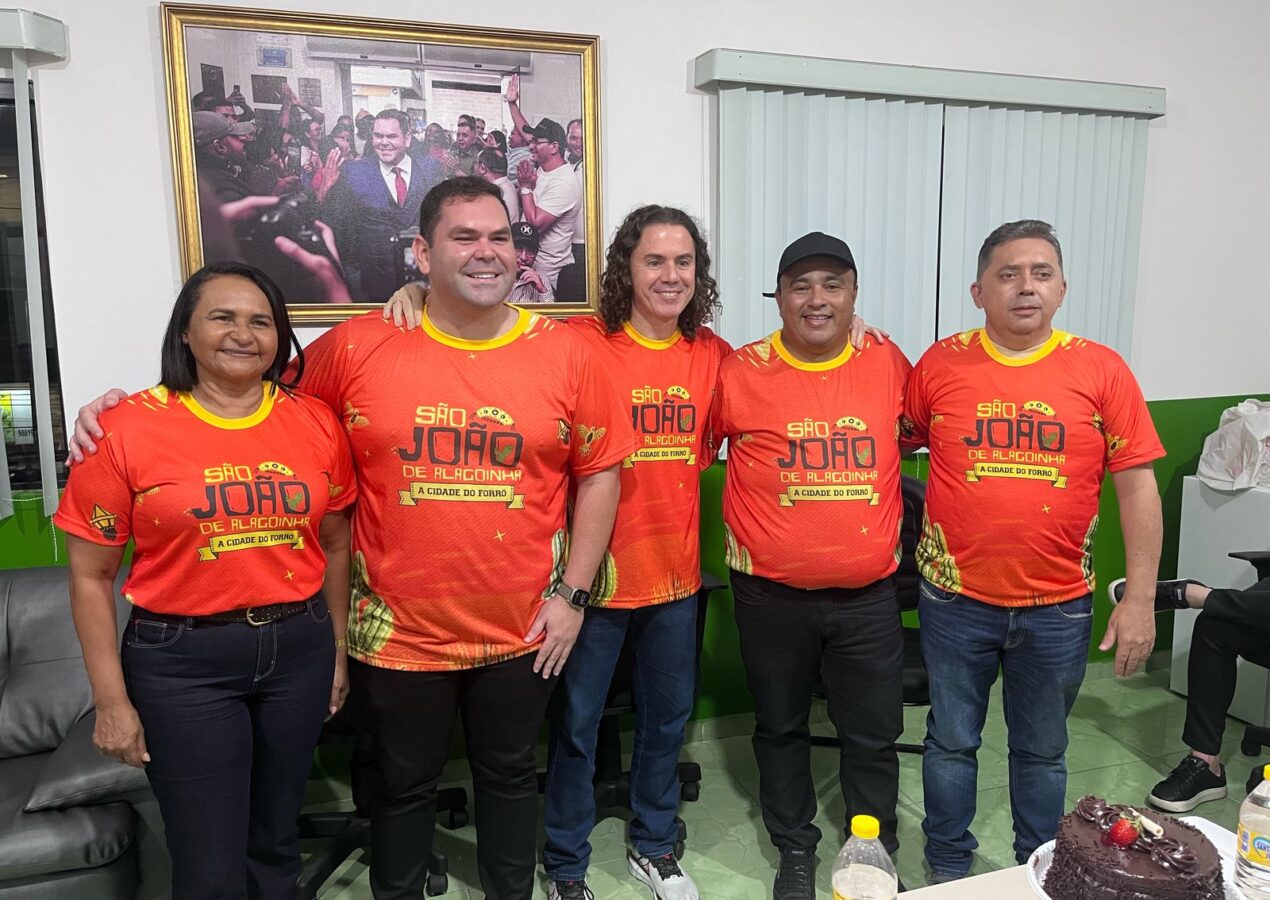 Nos 100 dias de gestão em Alagoinha, Veneziano celebra mais de R$ 5 milhões em investimentos, ao lado do prefeito e lideranças