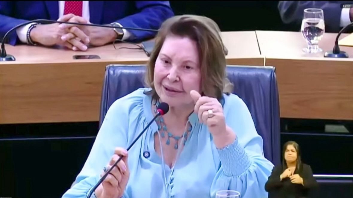 Com indignação, Francisca Motta denuncia atraso na instalação do Centro de Atendimento ao Autista em Patos