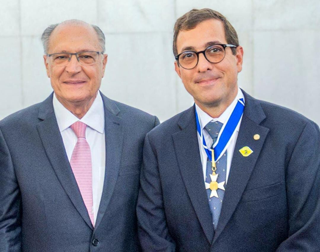 No Itamaraty: Gervásio é condecorado com medalha da Ordem de Rio Branco