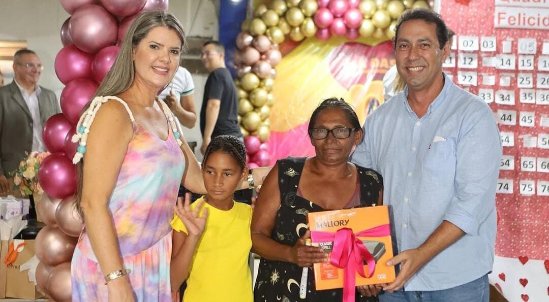 HOMENAGEM: Prefeitura de Lucena promove comemoração do Dia das Mães com apresentações e sorteio de brindes