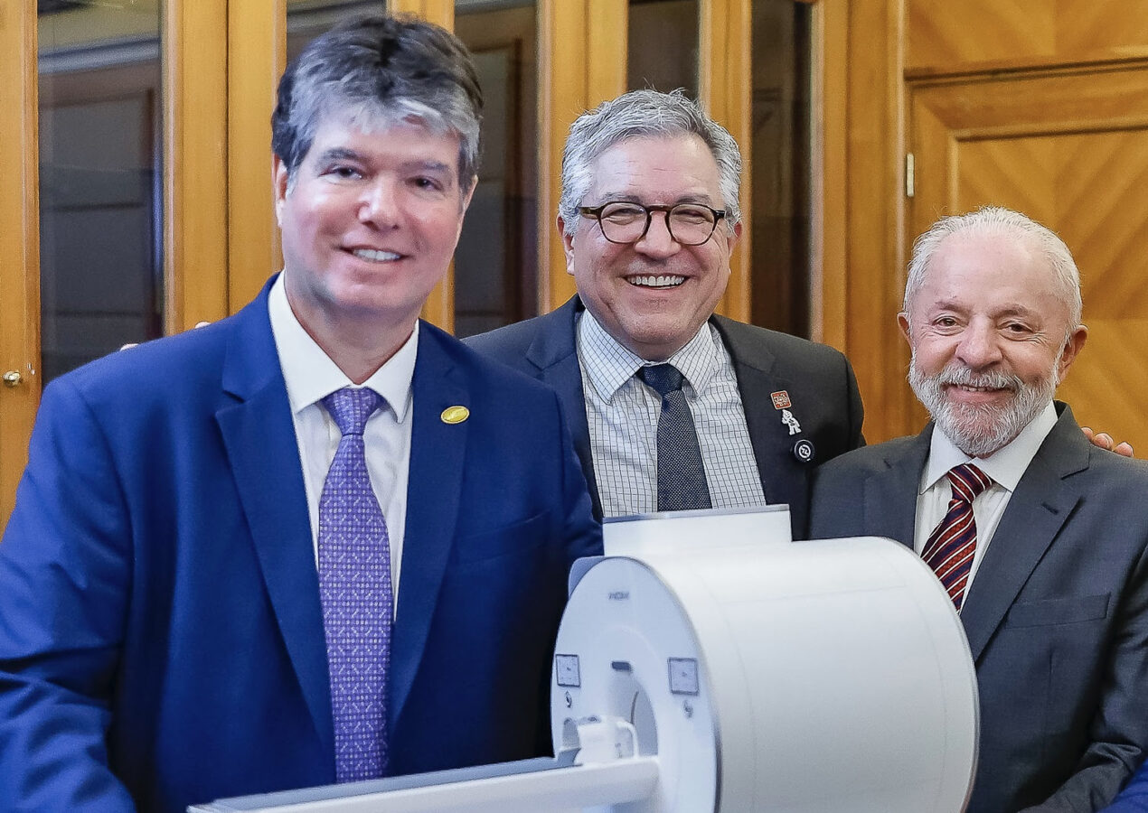 Reunião de Ruy com presidente Lula e Ministro da Saúde garante avanço para distribuição de materiais especiais para pessoas com autismo através do SUS