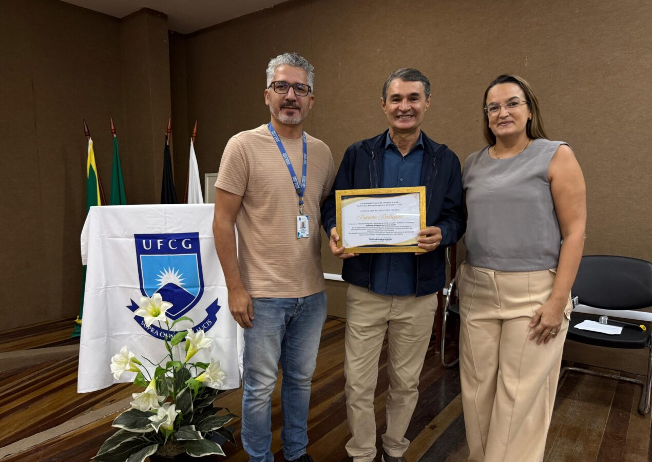 Deputado Romero recebe comenda de Amigo do Ensino e da Saúde do CCBS da UFCG