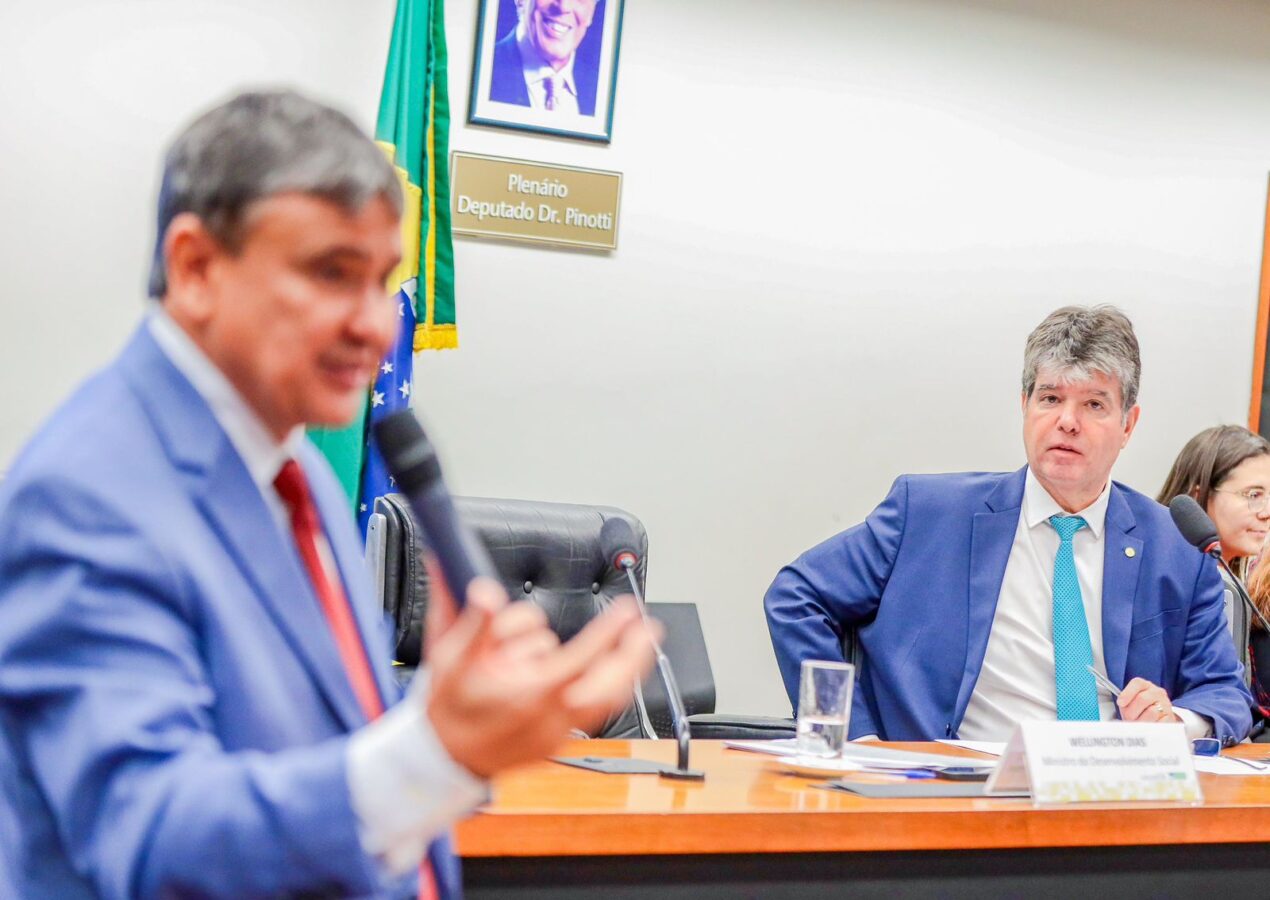 Ruy luta por inclusão de centros de assistência social no PAC e ministro pede apoio do Congresso para avanço da pauta