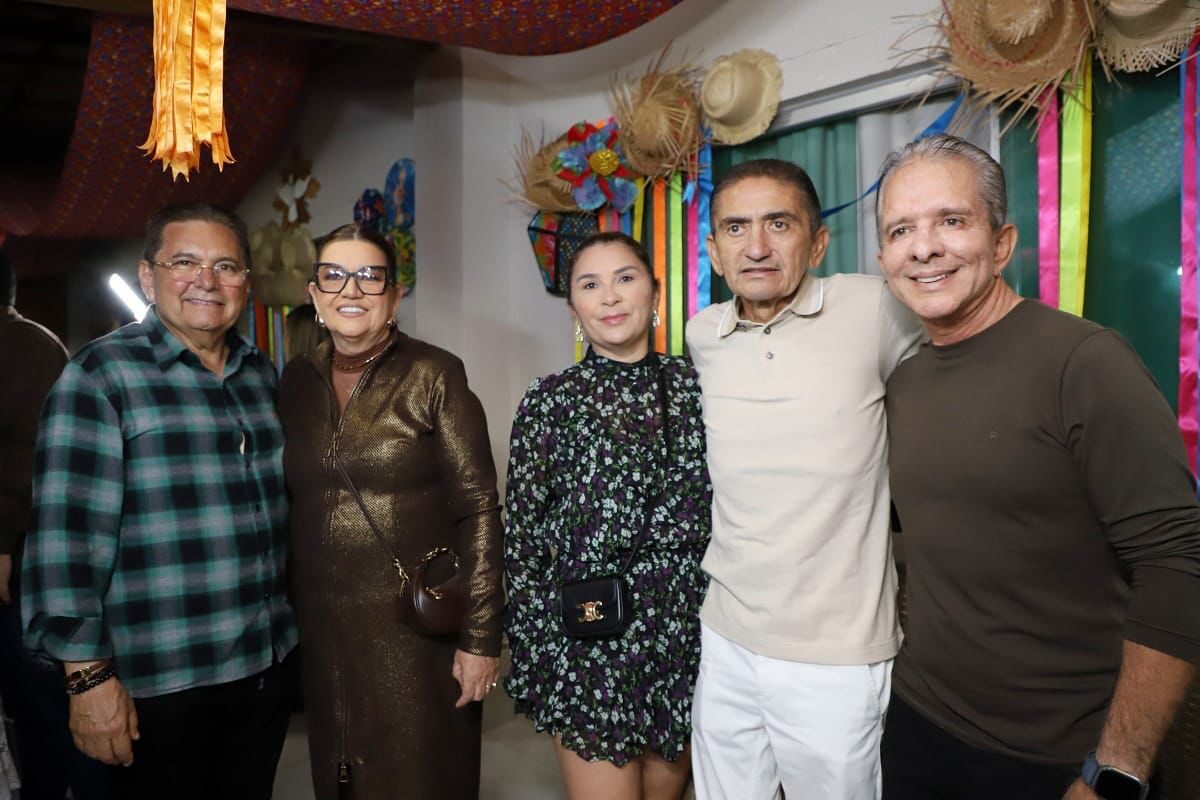 Nabor prestigia Arraial do Cariri em Pocinhos a convite do deputado Adriano Galdino