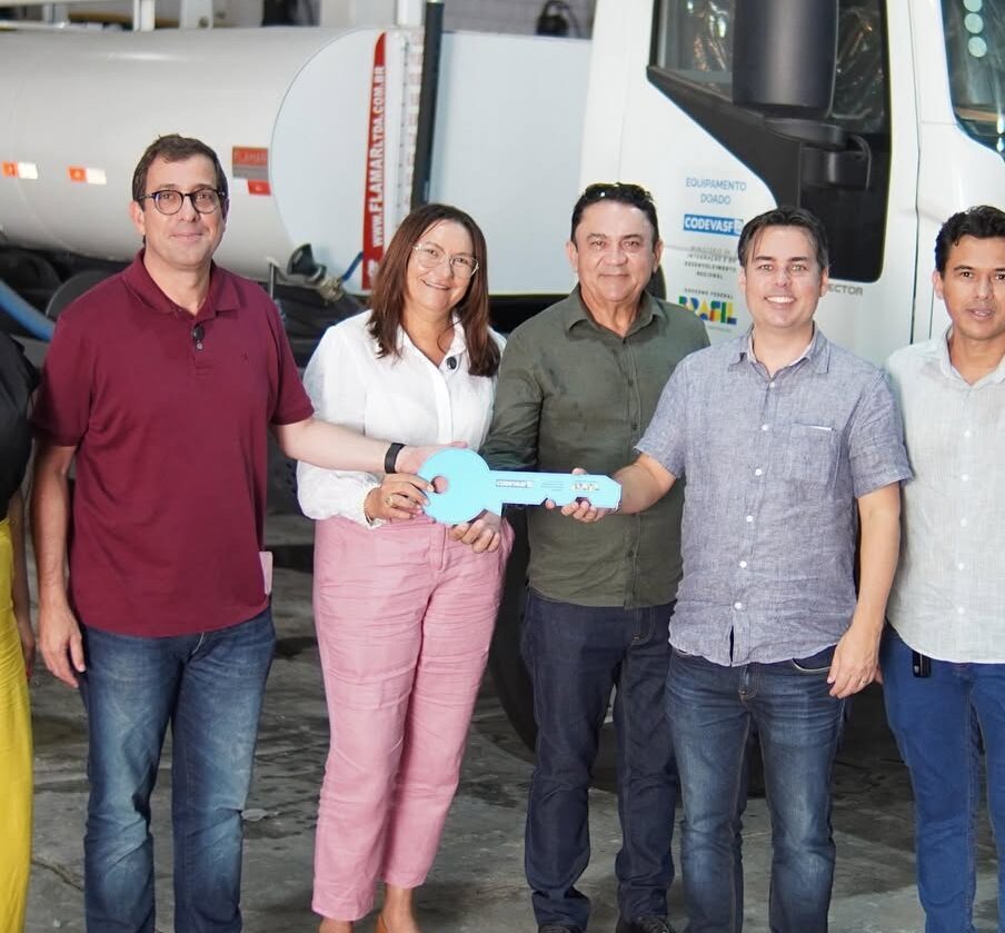 Com emenda de Gervásio, município de Mato Grosso é beneficiado com novo caminhão-pipa para garantir segurança hídrica