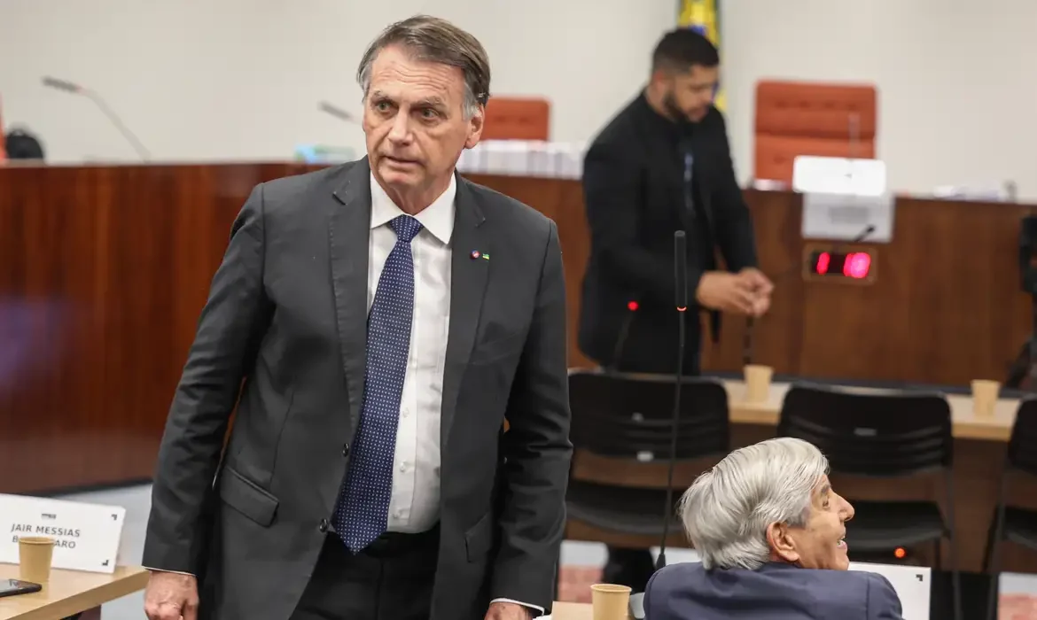 PGR pede condenação de Bolsonaro e mais 7 réus por acusação de golpe de Estado