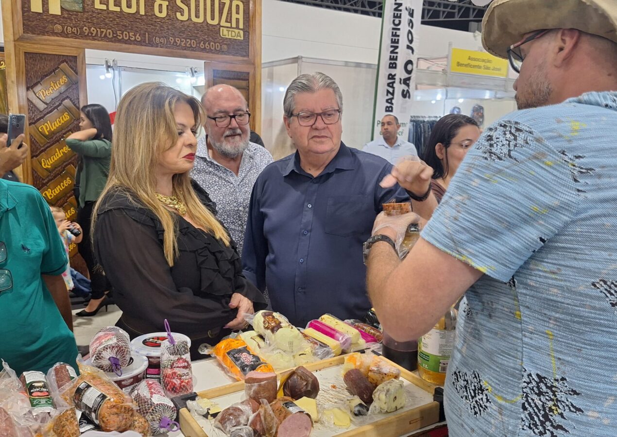Governador João Azevedo e primeira dama Ana Lins visitam a BMB