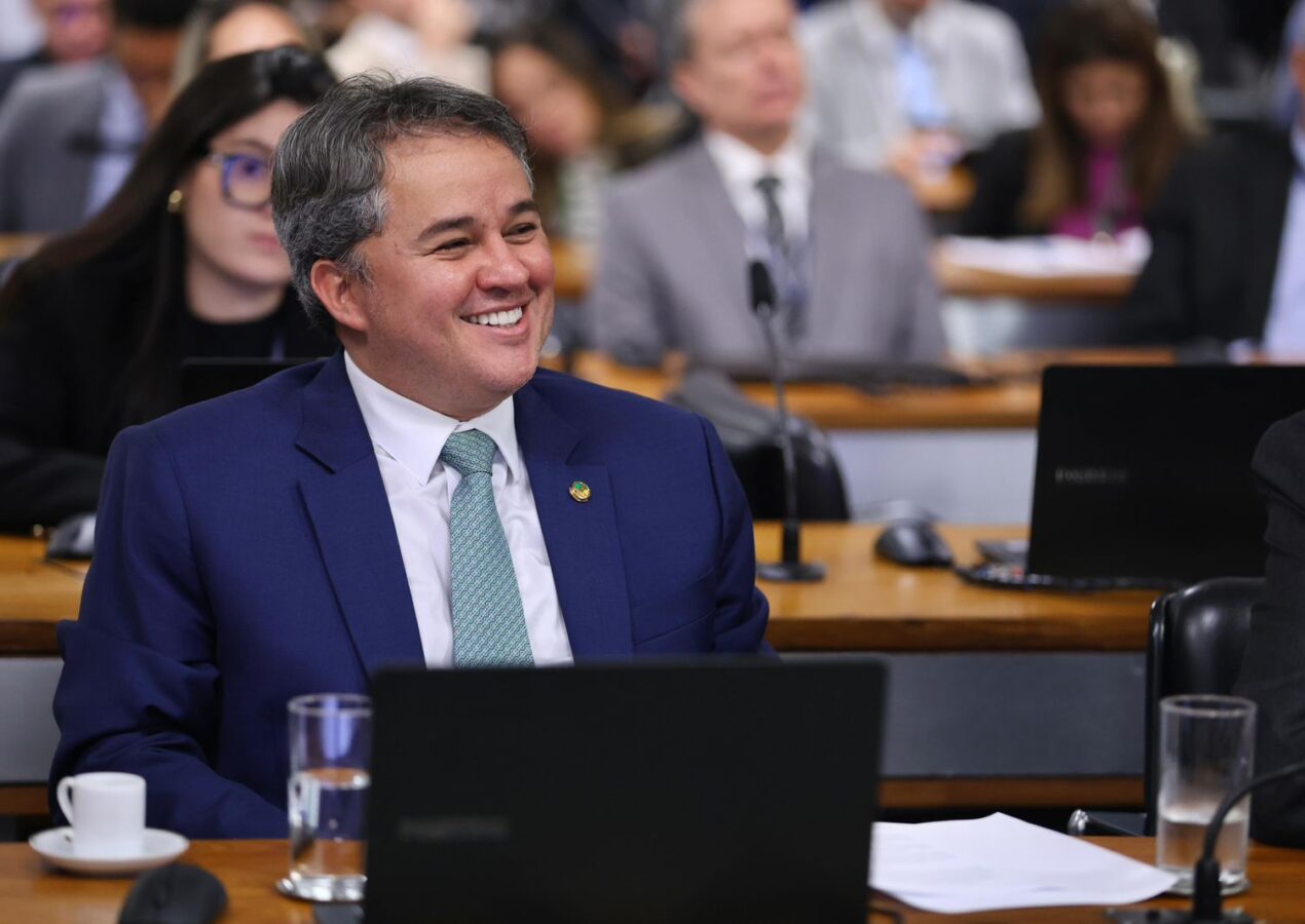 Investimento na saúde da mulher: emendas de Efraim garantem mamógrafo de última geração para hospital Laureano