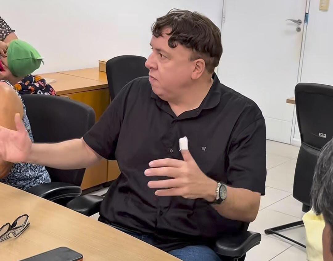 Vereador Guguinha intermedeia reunião com a PMJP e evita despejo de famílias de comunidade no Altiplano, na capital